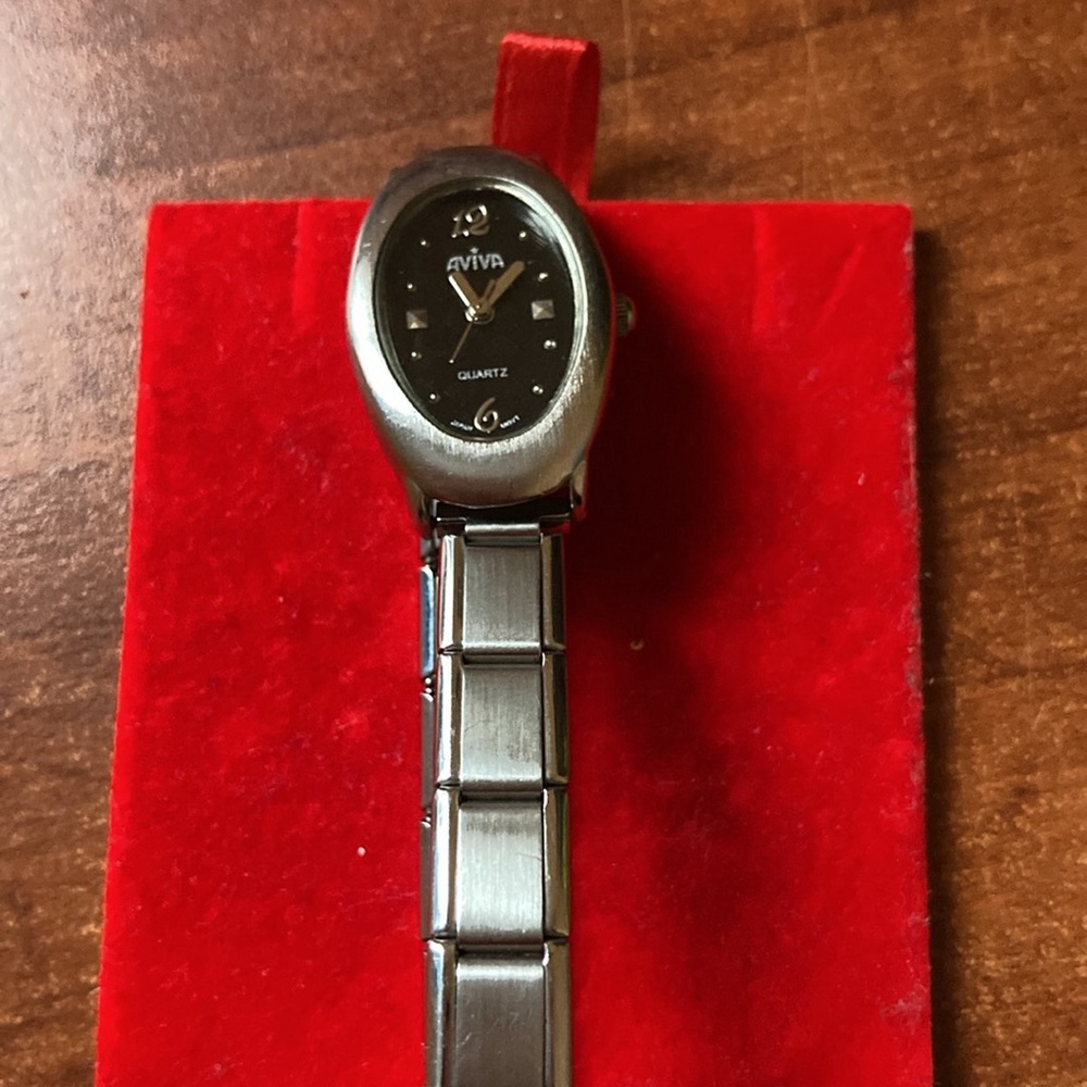 Aviva Women's Silver Quartz Watch